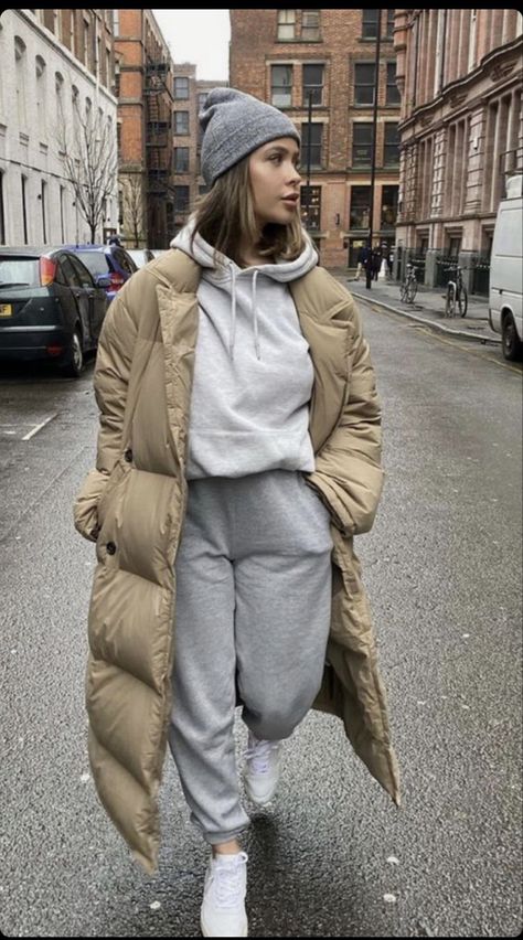 Parka Outfit, Cold Fashion, Sportswear Outfits, Coat Street Style, Winter Fashion Outfits Casual, Winter Outfits Cold, Fashion Trends Winter, Vintage Long Sleeve, Coat Vintage