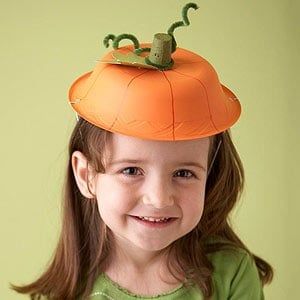 Adorable Pumpkin Hat Craft Pumpkin Hat Craft, Toddler Halloween Party, Halloween Toddler Party, Crafts For Fall, Hats For Kids, Kid Friendly Halloween, Halloween Preschool, Pumpkin Hat, Fall Hats