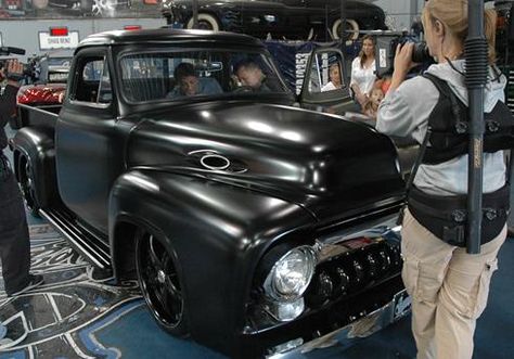 I totally covered my eyes when this classic 1955 F-100 was destroyed in the "Expendables" I LOVE this truck!! Expendables Truck, Pimp My Ride, West Coast Customs, Classic Ford Trucks, Custom Truck, Ford F100, Ford Pickup Trucks, The Expendables, Chevy Pickups