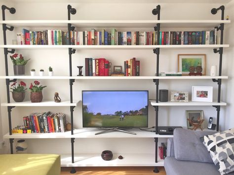 Very cool and affordable, DIY book shelves you can make. Pvc Furniture Plans, Cheap Bookshelves, Bookshelves Ideas, Cheap Shelves, Hanging Bookshelves, Appartment Decor, Bookcase Diy, Diy Accent Wall, Dark Steel