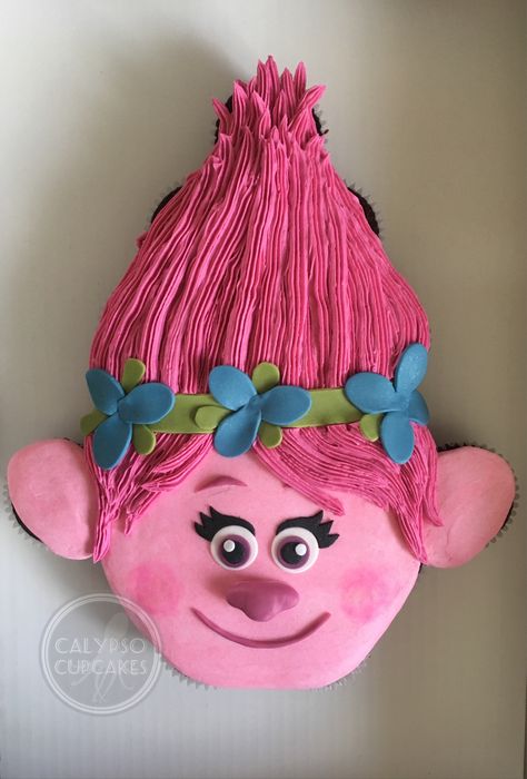 Cupcake Poppy Poppy Cupcakes Trolls, Trolls Pull Apart Cupcake Cake, Trolls Cupcake Cake, Trolls Birthday Cake Ideas, Poppy Birthday Cake, Poppy Trolls Cake, Princess Poppy Cake, Trolls Cakes, Troll Cupcakes