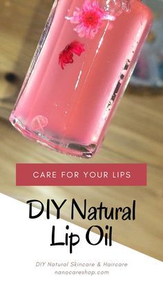 An easy recipe of DIY lip oil that is hydrating and nourishing. The recipe uses easily available natural ingredients. The lip oil is used on the lips to humidify them and to protect them against cracking and dryness. It provides an attractive shine to the lips. It can be applied on the lips directly or on top of lipstick. Diy Vegan Lip Gloss, Lip Oil Homemade, Lipgloss Diy Recipes Natural, Diy Lip Oil Recipes How To Make, Lip Oils Diy, Diy Tinted Lip Oil, Lipgloss Recipe Diy, Lipgloss Diy Recipes, Homemade Lip Oil Recipe