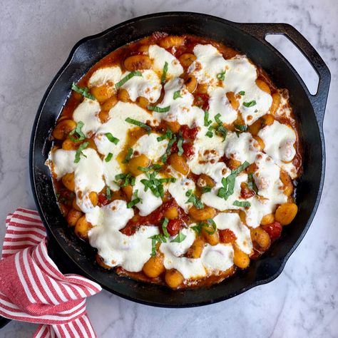 One-Pot Crispy Gnocchi with Burst Tomatoes & Fresh Mozzarella | thebrookcook Mini Gnocchi, Crispy Gnocchi, Burst Tomatoes, Gnocchi Pasta, Pasta Skillet, How To Cook Gnocchi, Baked Gnocchi, Potato Pasta, Mozzarella Recipes