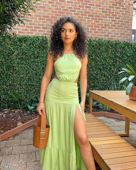 Olivia Calabio, Skirts Satin, Cocktail Midi Dress, Midi Dress Green, Casual Midi Dress, Wrap Skirts, Beginning Boutique, Midi Cocktail Dress, Midi Dress Casual