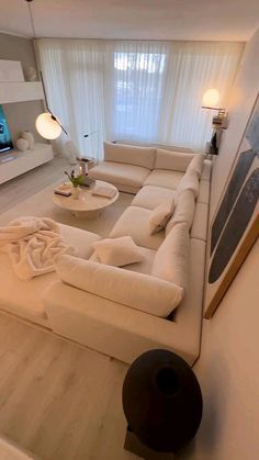 L Shaped Couch Living Room Layout Apartment, Nyc Minimalist Apartment, Estetic Living Room, All Cream Living Room, Chase Couch Living Rooms, Clean Home Aesthetic Living Room, Soft Bed Frames, Luxury Studio Apartment Interior Design, Aesthetic Room Inspiration Minimalist