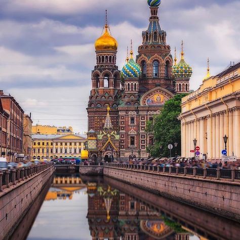 Saint Petersburg, Russia @tiger.in.teapot Russia Landscape, Russian Aesthetic, Russia Travel, St Petersburg Russia, Petersburg Russia, Saint Petersburg, City Aesthetic, Tour Packages, Dream Destinations