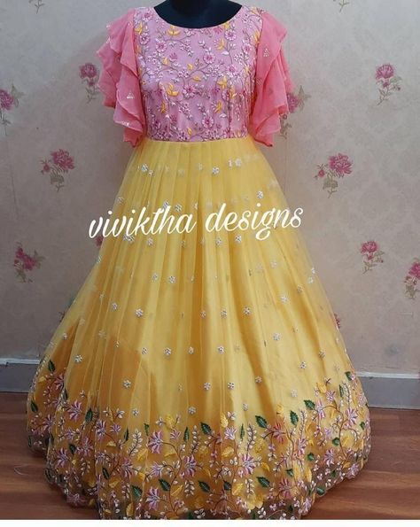 Baby Girl Long Frock Designs, Long Frocks For Girls Party, Long Frock Models For Kids, Long Gown Dress For Kids, Kids Designer Dresses For Wedding, Long Frocks Kids, Kids Wedding Outfits Girl, Long Frock Designs For Kids, Kids Long Frocks Design