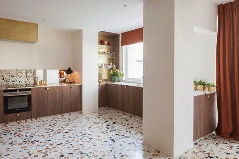 Everything to Know About Installing Terrazzo Countertops and Floors in Your Home | Hunker Terrazzo Kitchen Countertops, Terrazzo Kitchen, Kitchen Flooring Trends, Modern Kitchen Flooring, Slate Kitchen, Mcm Kitchen, Terrazzo Floors, Modern Flooring, Modern Renovation