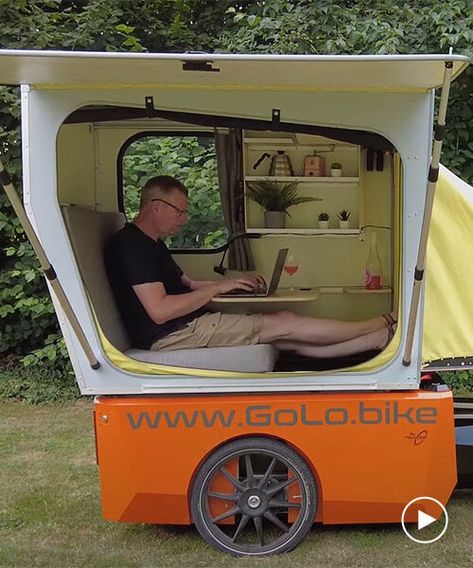 solar-powered bike camper offers comfort and independence to adventurous cyclists Bike With Trailer, Diy Bike Camper, Bike Camper Trailer, Adventure Bike Cycling, Bike Accessories Diy, Foldable Trailer, Bicycle Camper, Bike Camper, Tiny Camper Trailer