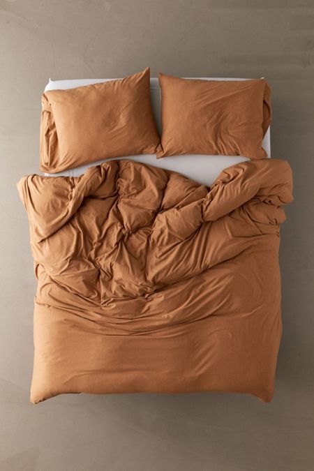 T-Shirt Jersey Duvet Cover Urban Outfitters Bedding, Queen Bed Dimensions, Duvet Covers Urban Outfitters, Orange Bedding, Dekorasi Kamar Tidur, Bed Dimensions, Duvet Bedding, Room Ideas Bedroom, Boho Bedroom