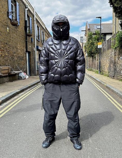 Moncler Down Jacket, Moncler Outfit, Puffer Jacket Outfit Men, Hip Hop Images, Spider Man Black, Moncler Puffer, Puffer Jacket Outfit, Street Fits, All Black Fashion