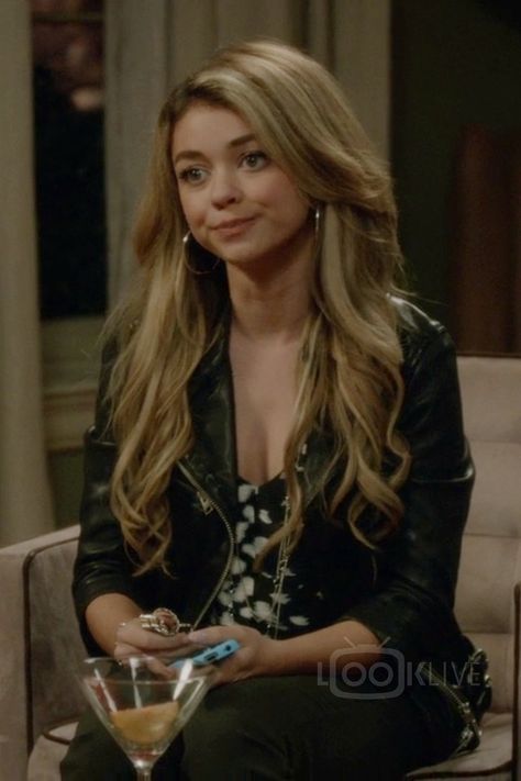 Sarah Hyland Modern Family, Hailey Modern Family, Hailey Dunphy, Sarah Hyland Hair, Haley Modern Family, Modern Family Haley, Haley Dunphy, Sarah Hyland, French Hair