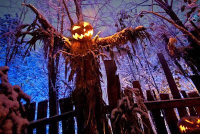 Halloween Nostalgia, Scary Scarecrow, Yard Haunt, Halloween Scarecrow, Halloween Yard, Season Of The Witch, Halloween Inspiration, Outdoor Halloween, Halloween Haunt