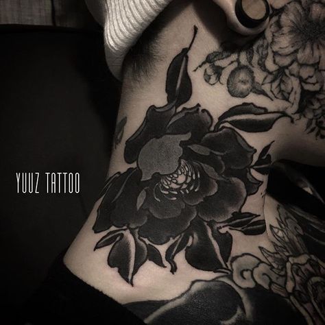 Black peony. #yuuztattoo #peonytattoo Tatuaje Cover Up, Black Flowers Tattoo, 16 Tattoo, Tattoo Neck, Black Tattoo Cover Up, Z Tattoo, Occult Tattoo, Floral Tattoo Sleeve, Geniale Tattoos