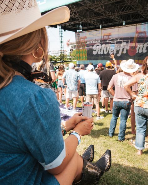 CMA Fest 2024 🎶🤠❤️‍🔥🍻🇺🇸🐎 From strutting down Broadway in @stetsonusa boots to jamming out in Nissan Stadium in @roperworld I kept it classy & country in Nashville 🤎 This was such a fun trip and great experience! I can’t wait to head back to TN! #westdesperado #roper #stetson #cmafest #cmafeat2024 #westernfashion #westernstyle #countryconcertoutfit West Desperado, Classy Country, Cma Fest, Country Concert Outfit, Keep It Classy, Travel Fun, Western Fashion, The Struts, Nashville