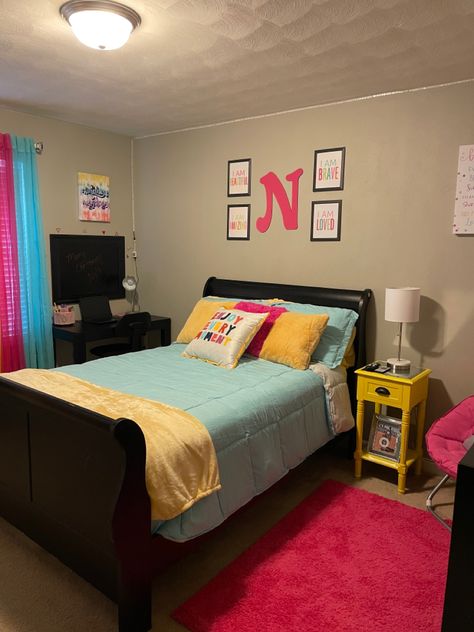 Nigerian Student Room Decor Ideas, Self Contained Room Interior Design In Nigeria, How To Arrange A Bedsitter In Kenya, Black Girls College Dorm Girl Rooms, Indian Hostel Room Decoration, Teal Room Decor, Girl Room Inspiration, Girl Apartment Decor, Apartment Decorating On A Budget