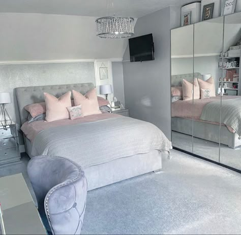 White Room Decor Bedroom, Mirrors Living Room, Stylish Bedroom Decor, Grey Bedroom Decor, White Room Decor, Luxury Room Bedroom, Classy Bedroom, Bedroom Decor Ideas, Room Design Bedroom