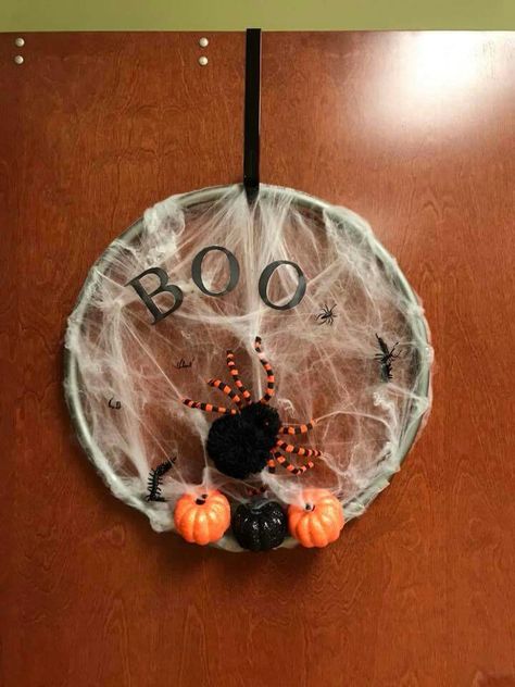 Craft for kids and adults Hoola hoop or wheelchair rim Halloween craft Halloween wreath Big Wreaths, Hoop Wreaths, Scary Halloween Decorations Diy, Craft Halloween, Halloween Things, Scary Halloween Decorations, Halloween Craft, Halloween Crafts For Kids, Hula Hoop