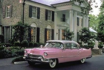 September 5, 1956 – Elvis Presley surprised his mother with a gift of a pink Cadillac. – Elvis Presley Elvis Pink Cadillac, Graceland Memphis, Carros Vintage, Pink Cadillac, Last Ride, Poster Photo, Bmw Series, Priscilla Presley, Lisa Marie Presley