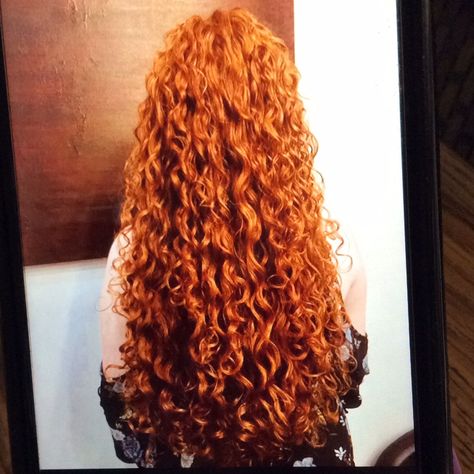 Libby’s beautiful natural red hair. Big Red Curly Hair, Curly Redhead Aesthetic, Curly Red Hair Naturally, Long Curly Ginger Hair, Ginger Hair Curly, Long Red Curly Hair, Long Curly Red Hair, Ginger Hairstyles, Curly Red Hair