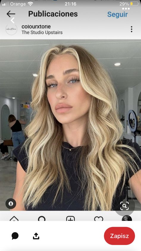 Blonde Hair Lighter Around Face, Blonde Hair Contouring, Blonde Contouring Hair, Blonde Face Framing Highlights Balayage, Hair With Lowlights Brown, Contouring Hair Blonde, Honey Blonde Hair With Money Piece, Contouring Blond, Hair Contouring Blonde