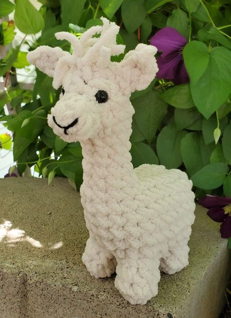 Amigurumi Alpaca, Crochet Blanket Yarn, Yarn Animals, Bernat Yarn, Easy Crochet Animals, Bernat Blanket Yarn, Plushie Patterns, Crochet Animals Free Patterns, Crochet Amigurumi Free Patterns