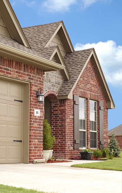 Exteriors | Flickr - Photo Sharing! Red Brick House Exterior, Red Brick Exteriors, Home Designs Exterior, Cladding Design, Red Brick House, Brick Exterior House, Exterior Paint Colors For House, Casa Exterior, Exterior Stone