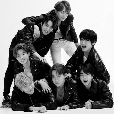 daily ot7 selca on Twitter: "home 🏠… " Bts Graphic Design, Bts Widget, Skool Luv Affair, Bts Black And White, Kpop Pics, Bts Ot7, Wallpaper Bts, Bts Pics, Bts Group