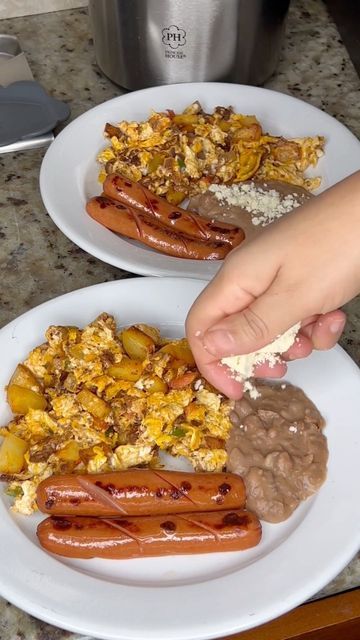 Breakfast Ideas Mexican, Mexican Breakfast Ideas, Easy Mexican Food, Healthy Mexican Food, Mexican Snack Foods, Salvadorian Food, Mexican Breakfast Recipes, Mexican Breakfast, Food Babe