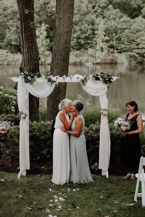 Doreen and Diane's lovely waterfront wedding in Annapolis took place on a September day at a picturesque Southern Colonial home. A hurricane was supposed to hit the venue hard that day, but somehow it never even rained! Just wait until you see the ceremony space!   Both of these ladies are talented business women and their wedding reflected their love in all its sweetness. You'll love these two... Traditional Lesbian Wedding, Sapphic Wedding, 2 Brides, Southern Colonial, Lesbian Weddings, Queer Weddings, Colonial Home, Festival Bride, Lgbt Wedding