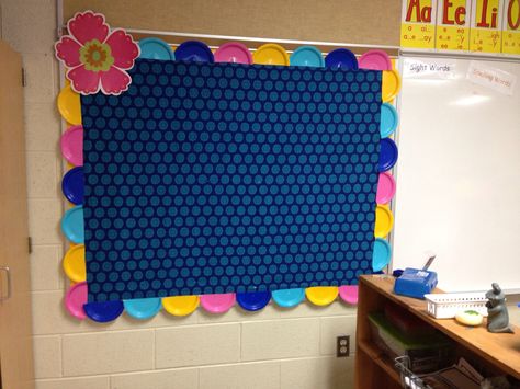 Cheap bulletin board border!   Colored paper plates from the Dollar Store, cut in half!   I bought 4 colors and it was enough to do two boards this size and one large board!   Mecosta Elementary- 2nd grade- Mrs. Tice Bulliten Board Border Ideas, Diy Bulletin Border, Class Board Border Decoration Ideas, Border Ideas For Bulletin Boards, Diy Bulletin Board Border, Board Borders Ideas Classroom Decor, Board Border Ideas, Bulletin Board Border Ideas, Border For Bulletin Board