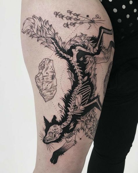 Illustrative Linework Tattoo, Neo Traditional Collar Bone Tattoo, Fox Skeleton Tattoo, Half Skeleton Tattoo, Skeleton Tattoo Sleeve, Skeleton Cat Tattoo, Skeleton Tattoo Ideas, Aesthetic Tattoo Ideas, Gotik Tattoo