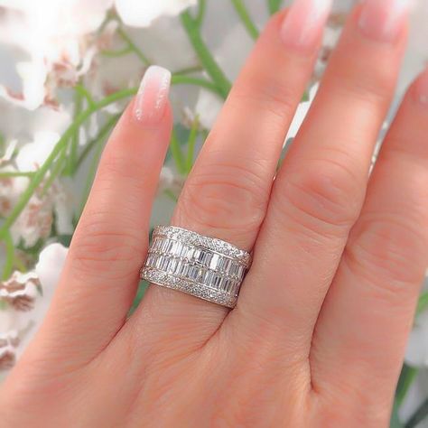 Anniversary Bands For Her, Baguette Wedding Rings, Tiffany Wedding Rings, Baguette Diamond Wedding Band, Baguette Wedding Band, Baguette Diamond Band, Modern Wedding Rings, Round Diamonds Wedding Band, Wedding Ring Styles