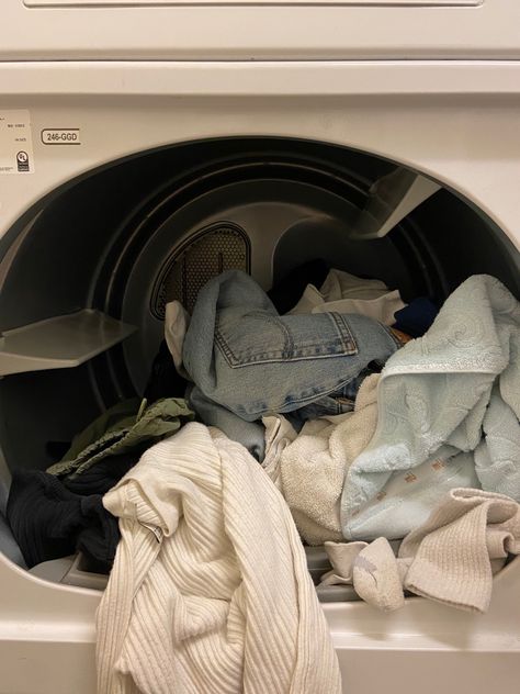 Folding Laundry Aesthetic, Ironing Aesthetic, Fresh Laundry Aesthetic, Laundry Detergent Aesthetic, Clean Laundry Aesthetic, Clean House Inspiration, Washing Clothes Aesthetic, Laundry Day Aesthetic, Housework Aesthetic