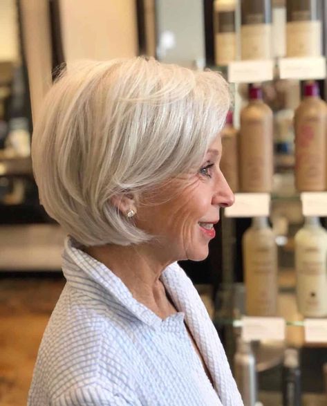 120 Short Haircuts For Women Over 60 To Look Younger Fine Haircuts, Silver Bob, Short Bobs, Going Grey, Over 60 Hairstyles, Chin Length Hair, Bob Haircut For Fine Hair, Short Haircuts For Women, Short Grey Hair