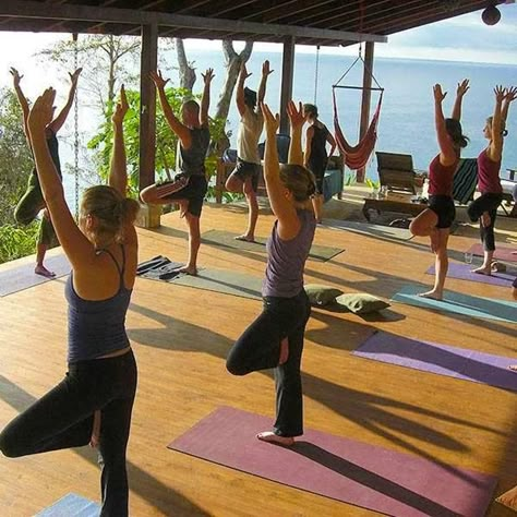 Top 5 Yoga Retreats in Costa Rica Ocean Yoga, Yoga Inspiration Photos, Retreat Design, Space Yoga, Relax Yoga, Best Yoga Retreats, Costa Rica Resorts, Ashtanga Vinyasa Yoga, Yoga Studio Design