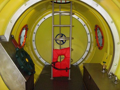 Submarine House, Submerged Vbs Decorations, Submarine Bedroom, Submarine Decor, Inside Submarine Decorations, Submarine Interior, Inside Submarine, Scuba Vbs Sunken Ship, Submarine Interior Concept Art