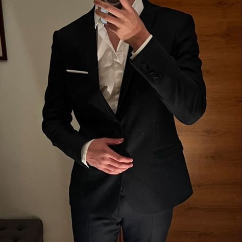 Gentleman Aesthetic, Classy Suits, Men Stylish Dress, Cool Outfits For Men, The Perfect Guy, Aesthetic Guys, Men Fashion Casual Outfits, Black Suits