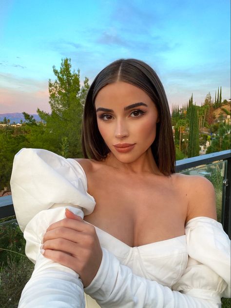 Olivia Culpo Makeup, Olivia Culpo Hair, Cotton Candy Skies, Hair Tuck, Ball Hairstyles, Olivia Culpo, Ear Hair, Wedding Hair Down, Formal Hairstyles