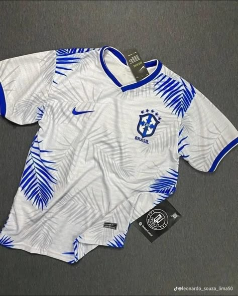 Football Jersey Shirt, Football Jersey Outfit, Retro Football Shirts, Football Fashion, Football Tops, Football Vintage, Jersey Outfit, Football Outfits, Cool Outfits For Men