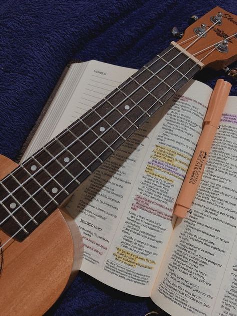 Ukulele Photography, Album Cover Wallpaper Collage, Guitar Photos, Inspire Bible Journaling, Worship Leader, Bible Time, Bible Study Notes, Funny Phone Wallpaper, Best Poses For Pictures