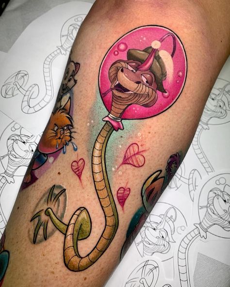 💖 Tattooo 💖 Anime & Disney 💖’s Instagram post: “So tutto imbriagoooo! 🥴 Done at @letatuarti_tattoostudio using: @artdriver_tattoomachines @kurosumitattooink @aloetattoo…” Disney Sidekicks Tattoo, Tatoo Styles, Disney Sidekicks, Disney Sleeve, Anime Disney, Cartoon Tattoo, Disney Tattoo, Desenho Tattoo, Cartoon Tattoos