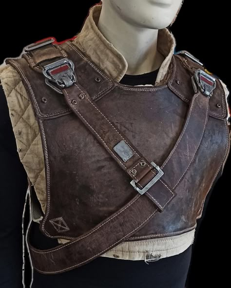 Druid Leather Armor, Studded Armor Dnd, Light Leather Armor Dnd, Leather Armour Male Concept Art, Studded Leather Armor Male, Simple Leather Armor, Leather Armour Dnd, Leather Chest Plate, Leather Armor Aesthetic