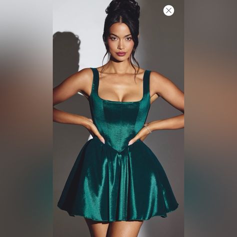 Woven Taffeta Corset Mini Dress In Emerald Green. Us Size 6 Uk Size 10 Green Velvet Cocktail Dress, Dresses Dark Green, Corset Green Dress Short, Green Short Corset Dress, Short Emerald Green Dress, Emerald Green Prom Dress Short, Dark Green Short Corset Dress, Emerald Green Mini Dress, Green Short Dress Corset