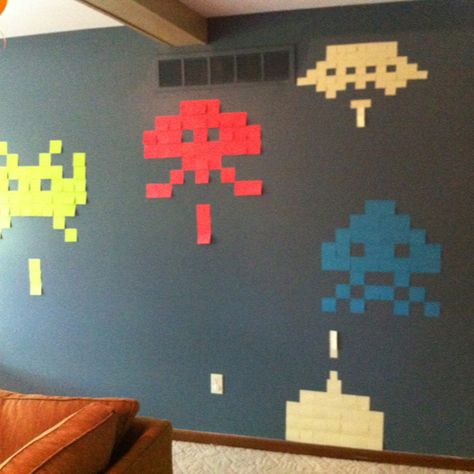 Decoration Inspiration: Arcade characters made from Post-it notes Post It Art, 80s Party Decorations, 80s Birthday Parties, 1980s Party, 80s Decor, 80's Party, 80s Theme Party, 80s Theme, Games Party