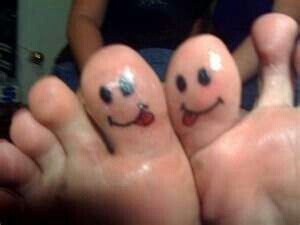 Twins Toe Tattoo, Best Friend Tattoo, Maching Tattoos, Toe Tattoos, Matching Tattoos For Best Friends, Tattoos For Best Friends, Matching Tats, Worlds Best Tattoos, Finger Art