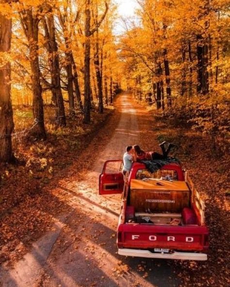 Autumn Love Couple, Roadtrip Aesthetic, Autumn Love, Old Truck, Couples Vacation, Guy Fawkes, Travel Photography Inspiration, Autumn Scenery, Fall Photoshoot