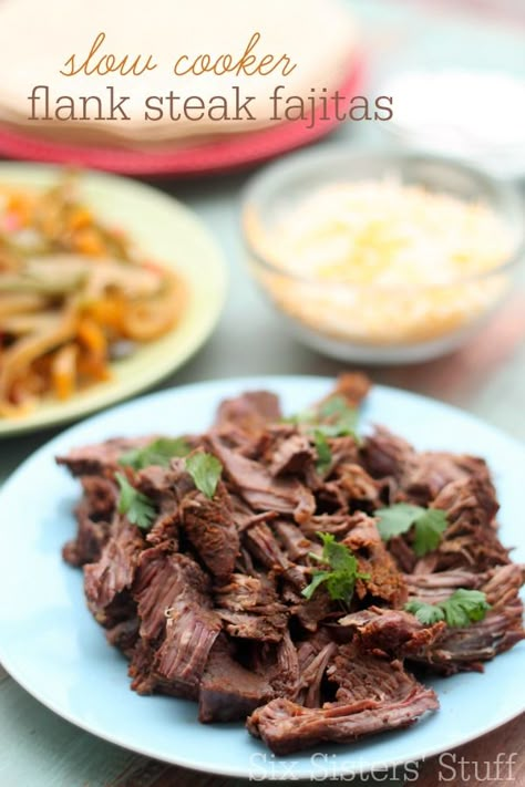 These Slow Cooker Flank Steak Fajitas are one of the easiest, most delicious meals I've ever made! | SixSistersStuff.com Slow Cooker Flank Steak, Flank Steak Fajitas, Steak Fajita Recipe, Fajitas Recipe, Pasta Alfredo, Food On The Table, Six Sisters Stuff, Fajita Recipe, Steak Fajitas