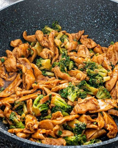 Chicken Broccolini Recipe, Chicken And Broccoli Chinese, Broccolini Recipe, Asian Dish, Favorite Recipes Chicken, Chicken Appetizers, Broccoli Stir Fry, Chicken And Broccoli, Savory Chicken