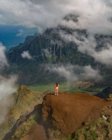 Are you planning a trip to Kauai? Read this post for the best places on Kauai and Travel tips! // Kauai Travel Guide,Kauai Travel tips, dolomites best places, Kauai must see, Kauai Hawaii, Kauai photo spots, Kauai photo locations, Reisetipps Kauai, Kauai wandern, Kauai photography // Hawaii Culture, Kauai Photography, Hiking Poses, Princeville Kauai, Hawaii Hikes, Miss Hawaii, Kauai Travel, Hawaii Kauai, Kauai Vacation